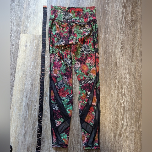 Lululemon leggings tights size 6 - Picture 4 of 4